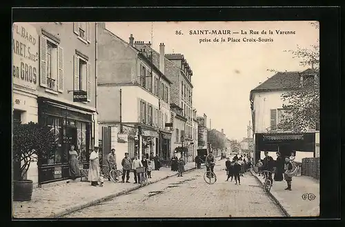 AK Saint-Maurice, La Rue de la Varenne prise de la Place Corix-Souris