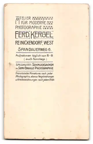 Fotografie F. Kergel, Berlin-Reinickendorf, Spandauerweg 6, Soldat in Uniform mit Schirmmütze