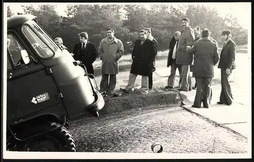 Fotografie Lastwagen Robur, LKW bei der Erprobung für die NVA