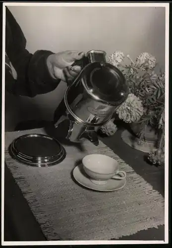 Fotografie Dr. Albert Weinsheimer, Berlin-Wannsee, elektrischer Wasserkocher - Teekessel
