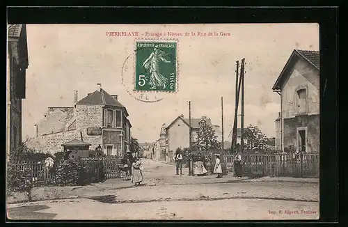 AK Pierrelaye, Passage a Niveau de la Rue de la Gare