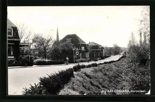 AK Nw. Lekkerland, Dorpslaan