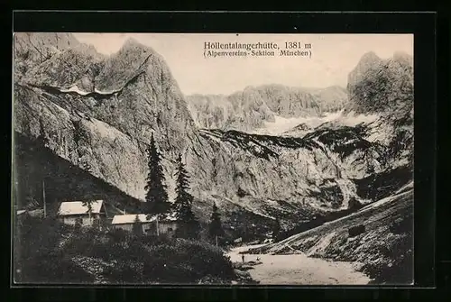 AK Höllentalangerhütte, Blick gegen Gebirgsmassiv