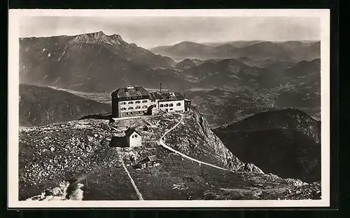 AK Watzmannhaus, Berghütte aus der Ferne