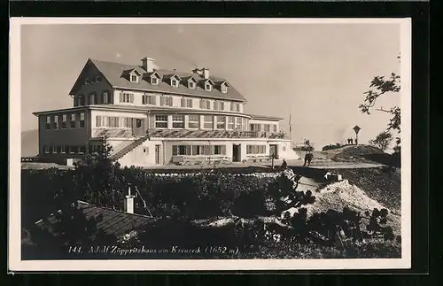 AK Adolf Zöppritzhaus am Kreuzeck, Edle Berghütte in der Totalansicht