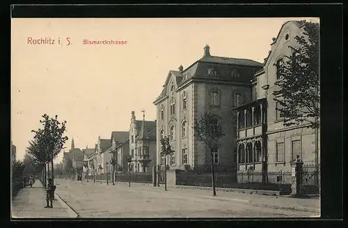 AK Rochlitz i. S., Bismarckstrasse mit Passanten