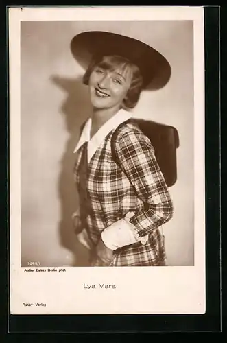 AK Schauspielerin Lya Mara als Schulmädchen