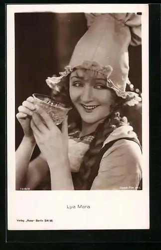 AK Schauspielerin Lya Mara in einem historischen Kostüm