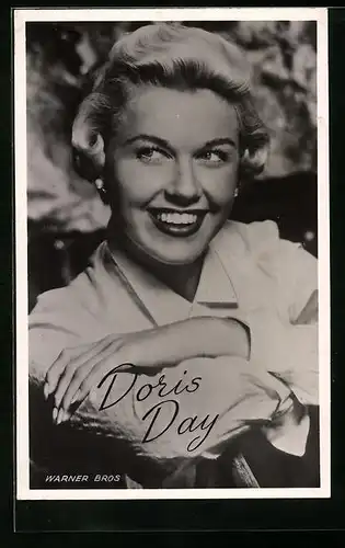 AK Schauspielerin Doris Day mit strahlendem Lächeln
