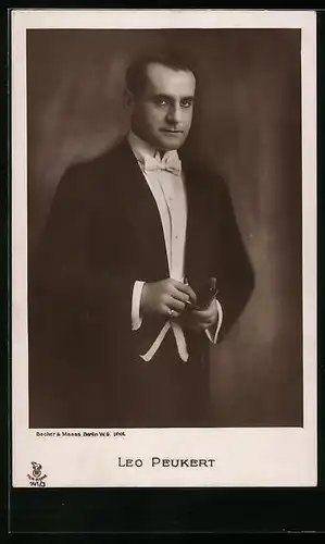 AK Schauspieler Leo Peukert im eleganten Abendanzug