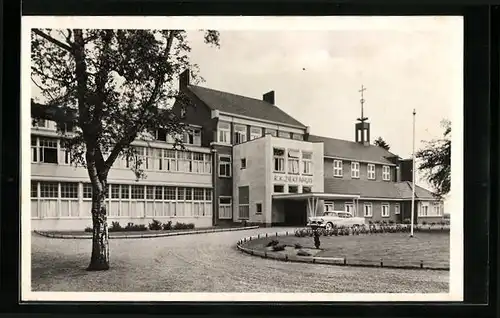 AK Zevenaar, Voorgevel van het. R. K. Ziekenhuis met rechts kapel en Rectoraat