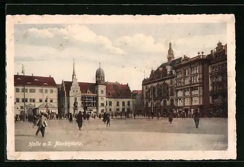 AK Halle a. S., belebter Marktplatz