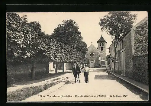 AK Mandres, Rue de Brunoy et l'Église