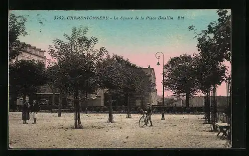 AK Charentonneau, le Square de la Place Delalain