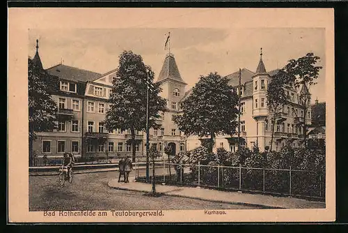 AK Bad Rothenfelde am Teutoburgerwald, Kurhaus und Radfahrer