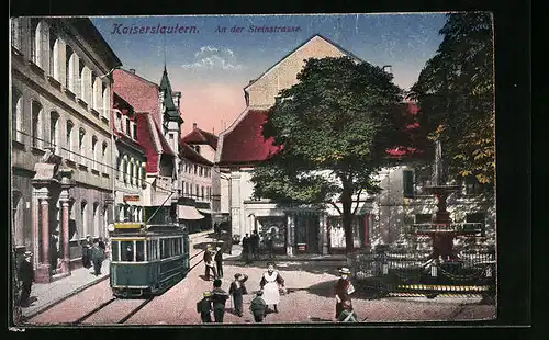 AK Kaiserslautern, An der Steinstrasse mit Geschäften, Brunnen und Strassenbahn