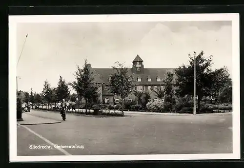 AK Sliedrecht, Gemeentehuis