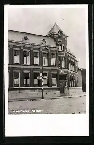 AK Monster, Gemeentehuis