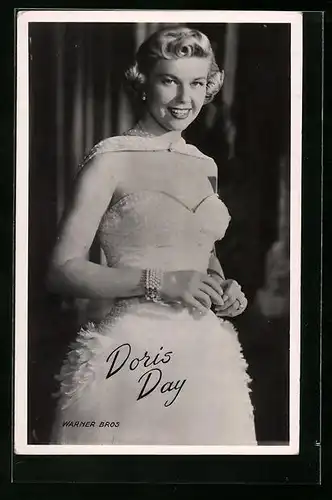 AK Schauspielerin Doris Day im schulterfreien Abendkleid