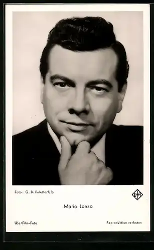 AK Schauspieler Mario Lanza mit fragendem Blick