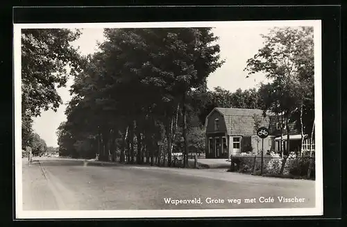 AK Wapenveld, Grote weg met Café Visscher