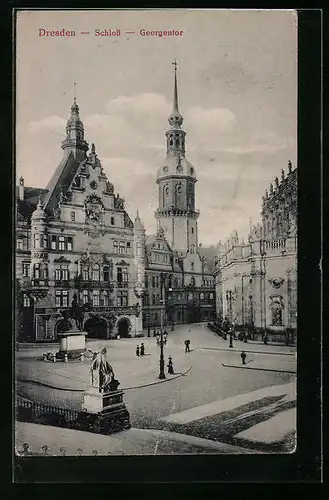 AK Dresden, Monument vor dem Schloss, Blick zum Georgentor