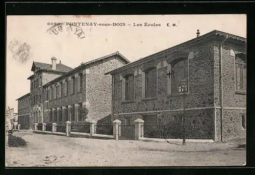 AK Fontenay-sous-Bois, Les Ecoles