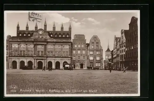 AK Rostock i. Meckl., Rathaus und alte Häuser am Markt