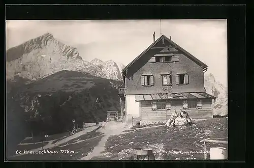 AK Kreuzeckhaus, Berghütte mit Gipfel