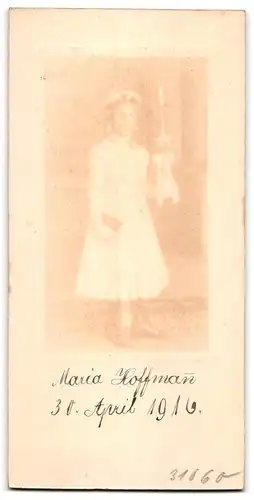 Fotografie Atelier Elvira, Augsburg, Ludwigstr. 171, Portrait Mädchen Maria Hoffmann im weissen Kommunionskleid, 1916