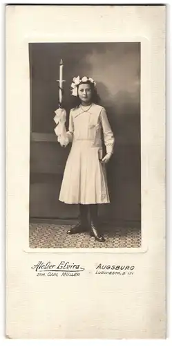 Fotografie Atelier Elvira, Augsburg, Ludwigstr. 171, Portrait Mädchen Hedwig Hoffmann im weissen Kommunionskleid, 1919