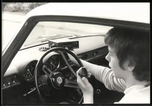 Fotografie Auto Alfa Romeo, PKW mit CB-Funkgerät