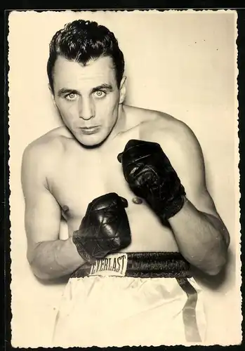 Fotografie R. Sallmann, Berlin-Tempelhof, Portrait Boxer Bubi Scholz