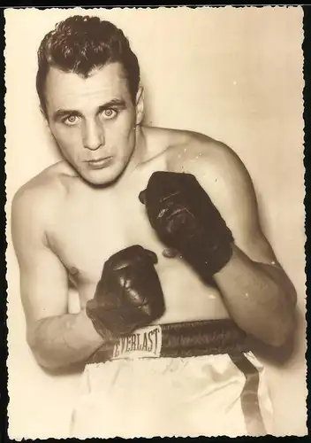 Fotografie R. Sallmann, Berlin-Tempelhof, Portrait Boxer Bubi Scholz