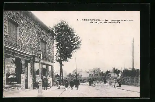 AK Argenteuil, Le passage à niveau de la grande ceinture