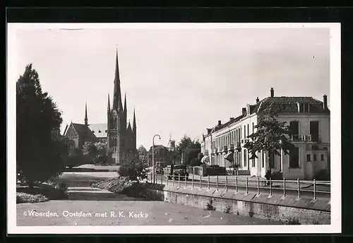 AK Woerden, Oostdam met R. K. Kerk