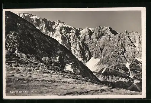 AK Karwendel-Haus, Berghütte in der Fernansicht