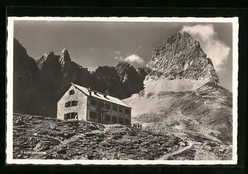 AK Lamsenhütte, Berghütte vor Karwendel und Lamsenspitze