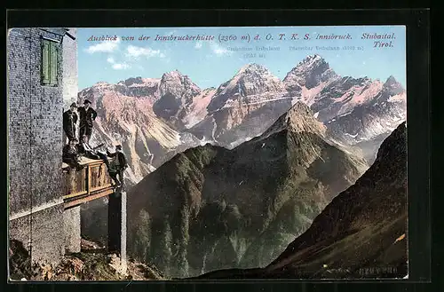 AK Innsbruckerhütte, Ausblick von der Berghütte, mit Gästen