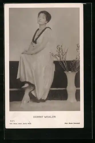 AK Schauspielerin Dorrit Weixler im Leid mit Fellbesatz