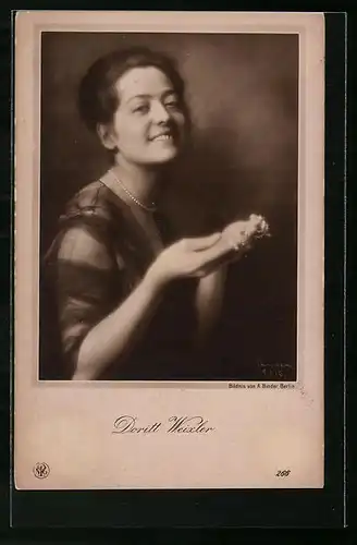 AK Schauspielerin Dorrit Weixler mit Perlenkette