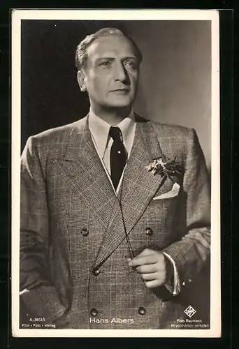 AK Schauspieler Hans Albers im zweireihigen Anzug mit Krawatte