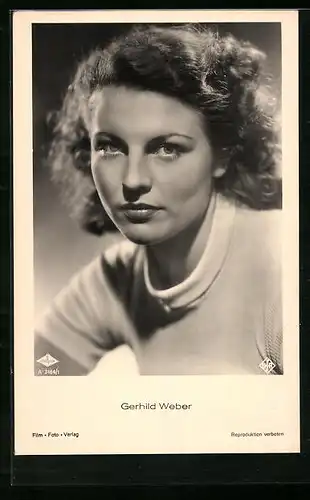 AK Schauspielerin Gerhild Weber im hellen Pullover