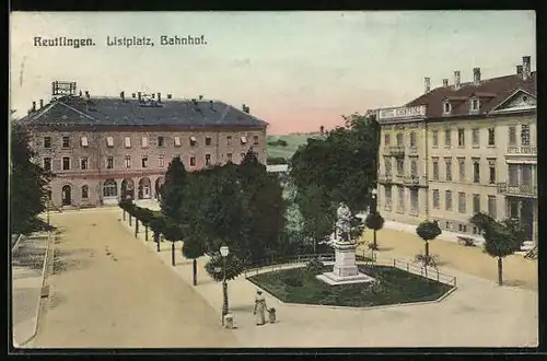 AK Reutlingen, Hotel Kronprinz, Bahnhof, Strassenpartie am Listplatz