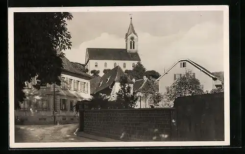 AK Auggen /Baden, Strasse zur Kirche