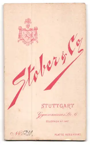 Fotografie Stober & Co., Stuttgart, Gymnasiumsstr. 6, Junger Mann im Anzug mit Oberlippenbart