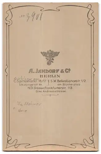 Fotografie A. Jandorf & Co., Berlin-C. Spittelmarkt 16-17, Junges Paar in eleganter Kleidung