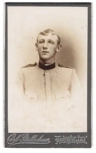 Fotografie Carl Stallechner, Trostberg, Österreichischer Soldat in Uniform, 1901