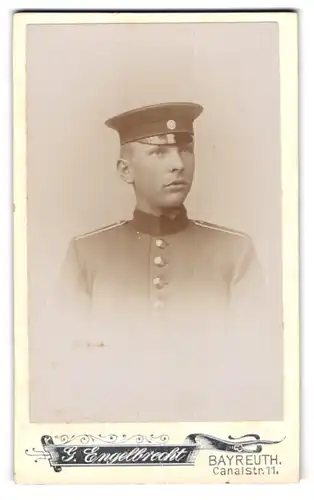 Fotografie G. Engelbrecht, Bayreuth, Canalstrasse 11, Junger Soldat in Uniform mit Schirmmütze