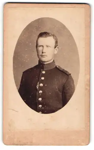 Fotografie Hermann Ramm, Potsdam, Brandenburgerstr. 7, Portrait Soldat in Uniform